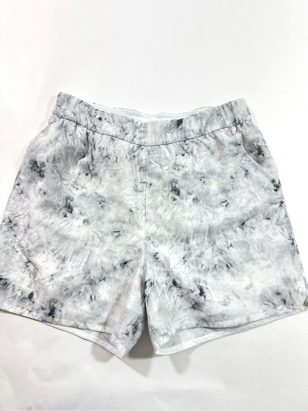 Lululemon Flat Front Relaxed Short 4.5" Aquila Rhino Grey Multi